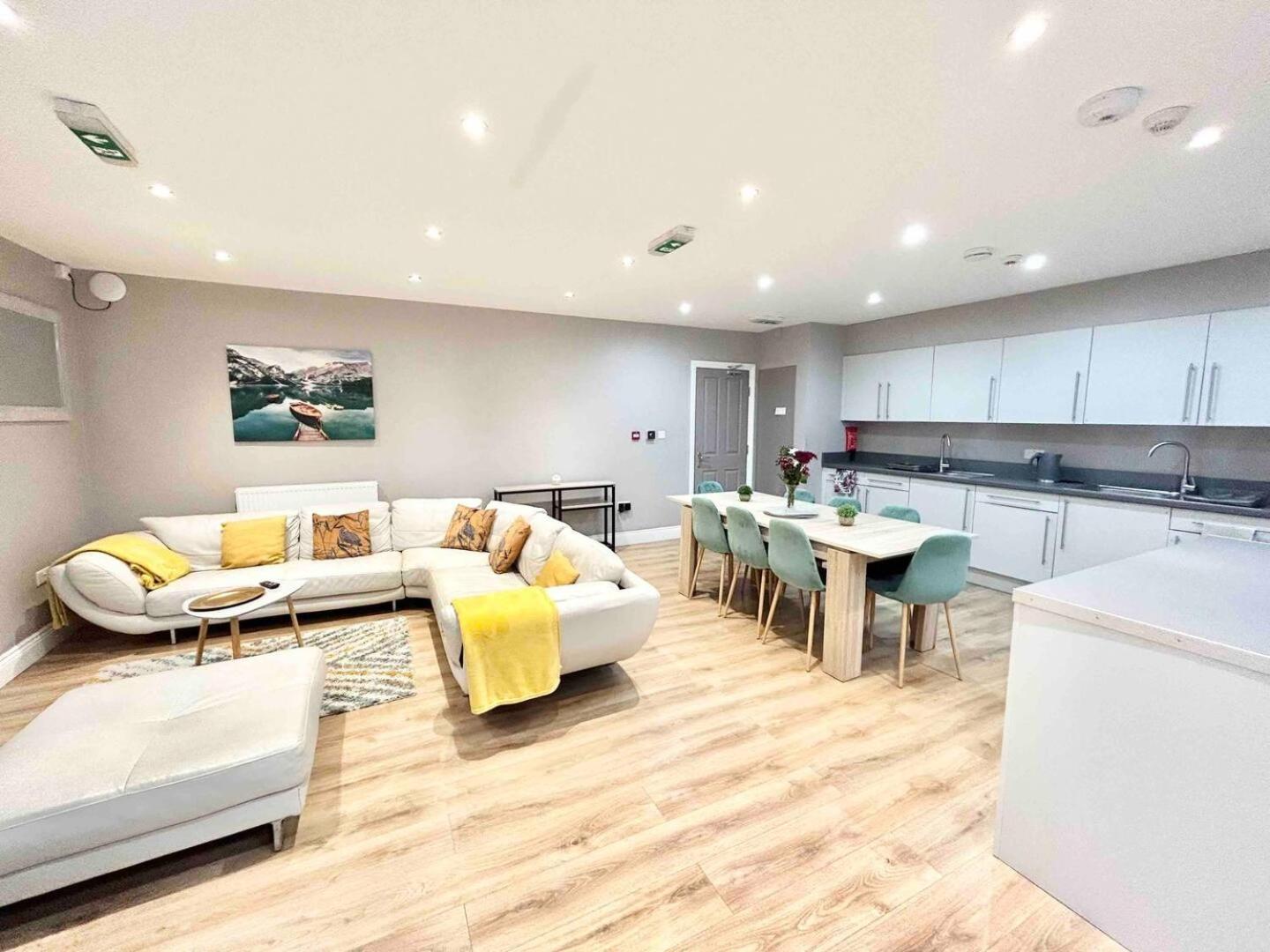 The Winstre Borehamwood Exteriör bild